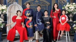 Ảnh Tết gia đình đẹp với nhiều thế hệ sum vầy