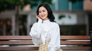 Cách tạo dáng chụp ảnh chân dung nữ đẹp tự nhiên