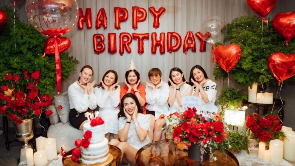 Chụp ảnh sinh nhật: Ý tưởng và cách chụp đẹp tự nhiên 3 Chụp ảnh sinh nhật tại nhà studio ngoài trời và quán cà phê